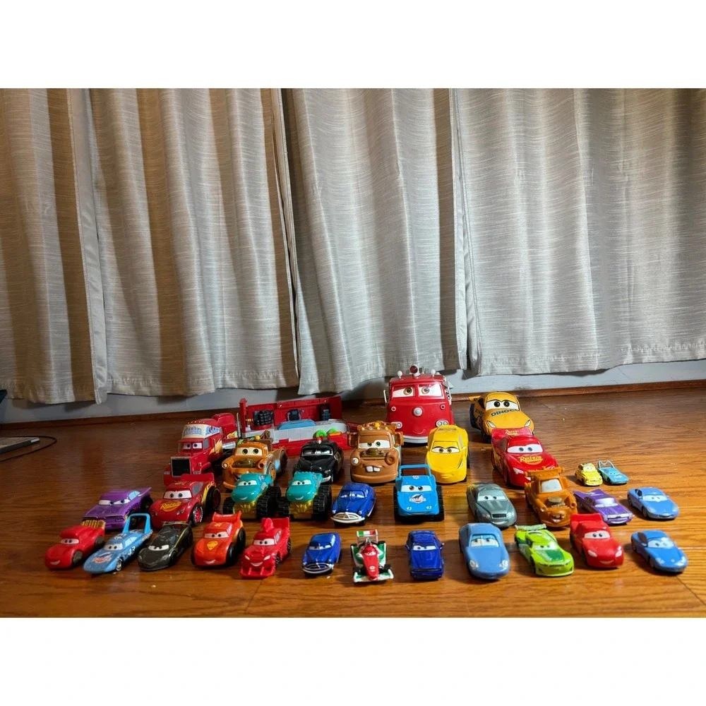 Disney PIXAR Cars Toy Lot of 33 Cars - Lightning Mcqueen, Doc, Tow Mater & More